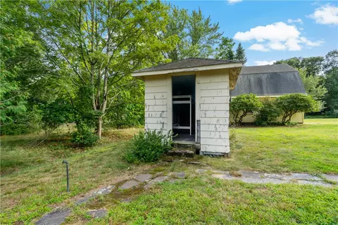 Exterior - 808 Ten Rod Rd, Exeter, RI 02822 photo 16 of 19