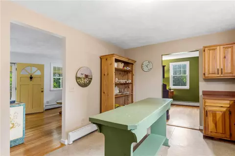 Entry Way - 808 Ten Rod Rd, Exeter, RI 02822 photo 1 of 2
