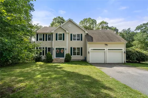 365 Cottrell Rd, Tiverton, RI 02878
