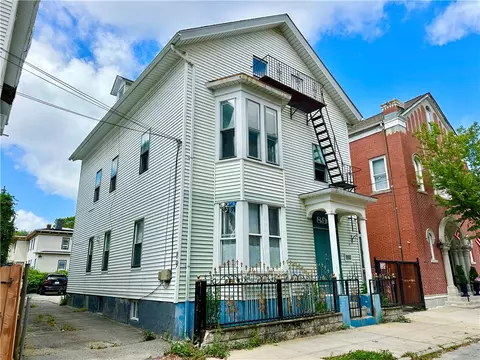 89 America St, Providence, RI 02903
