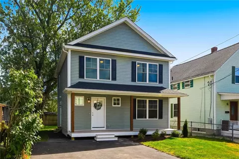 32 Adams Ave, Riverside, RI 02915