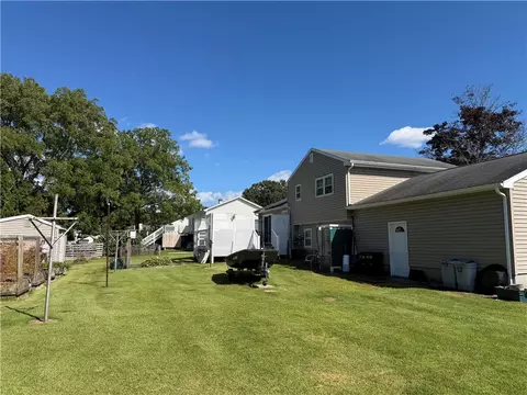 39 Riverdale Rd, Westerly, RI 02891 photo 3