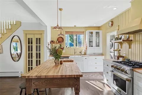 Kitchen - 307 Main St, Warren, RI 02885 photo 3 of 5