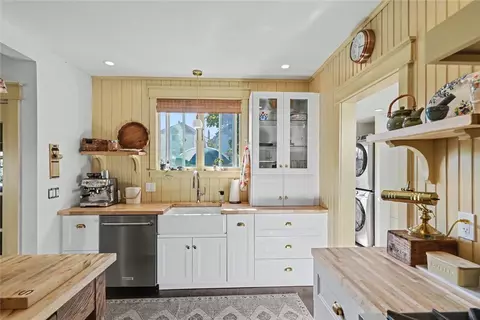 Kitchen - 307 Main St, Warren, RI 02885 photo 5 of 5