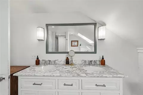 Bath - 307 Main St, Warren, RI 02885 photo 4 of 4