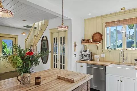 Kitchen - 307 Main St, Warren, RI 02885 photo 4 of 5