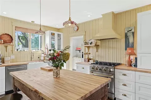 Kitchen - 307 Main St, Warren, RI 02885 photo 1 of 5
