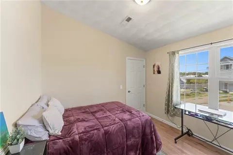 Bedroom - 48 Harris Ave, Warwick, RI 02889 photo 6 of 8