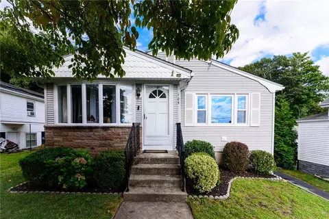 105 Walnut St, Johnston, RI 02919