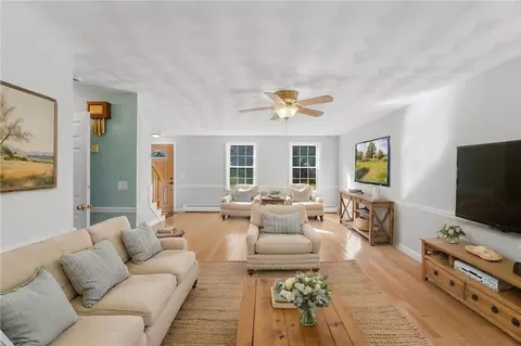 Living - 21 Casey Ln, Coventry, RI 02816 photo 2 of 5