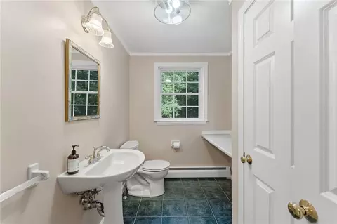 Bath - 21 Casey Ln, Coventry, RI 02816 photo 1 of 3