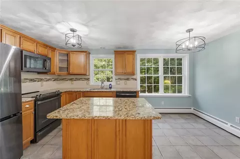 Kitchen - 21 Casey Ln, Coventry, RI 02816 photo 2 of 4