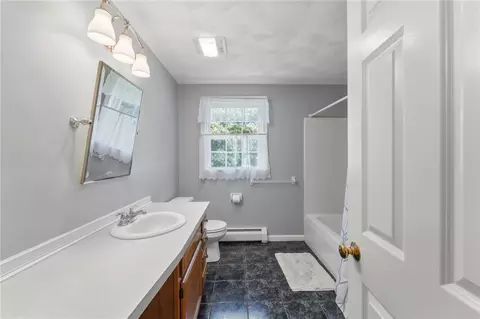 Bath - 21 Casey Ln, Coventry, RI 02816 photo 2 of 3