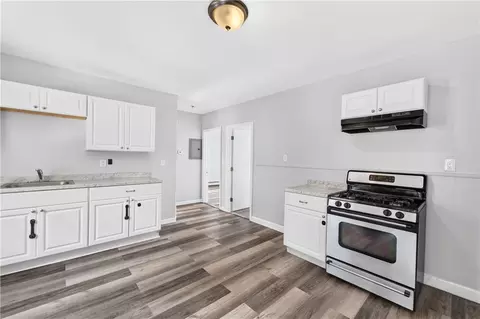 Entry Way - 37 Ross St, Woonsocket, RI 02895 photo 4 of 6