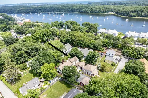 30 Vine St, East Greenwich, RI 02818