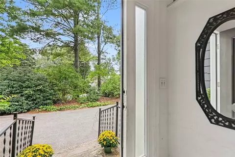 Entry Way - 33 Evergreen Dr, Exeter, RI 02822 photo 2 of 3