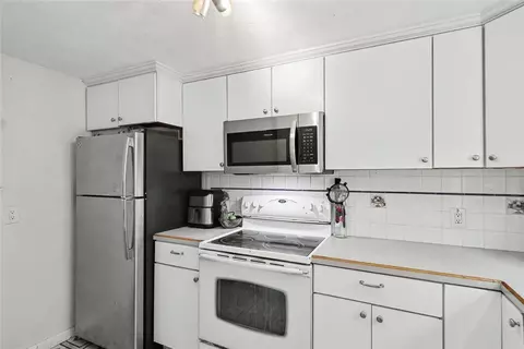 Kitchen - 33 Evergreen Dr, Exeter, RI 02822 photo 2 of 3