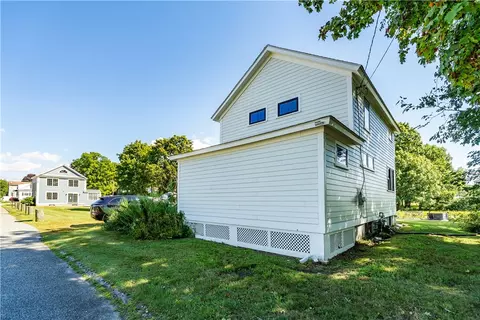 80 Carder Rd, Warwick, RI 02889 photo 6