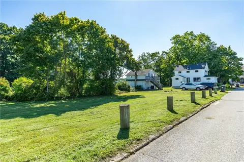 80 Carder Rd, Warwick, RI 02889 photo 2