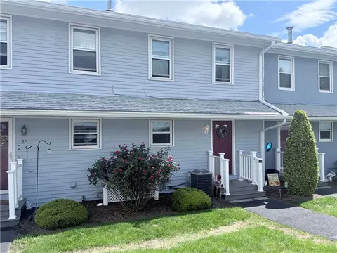 4 Smithfield Rd #17, North Providence, RI 02904