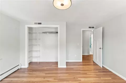 Bedroom - 33 Old Oak Dr, Warwick, RI 02886 photo 2 of 10