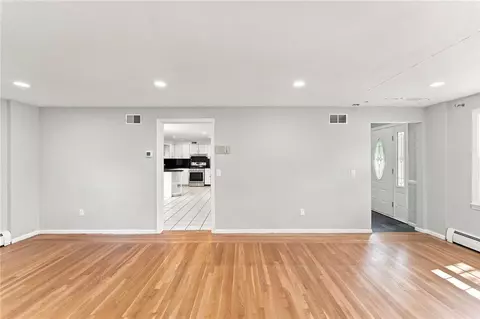 Living - 33 Old Oak Dr, Warwick, RI 02886 photo 3 of 9