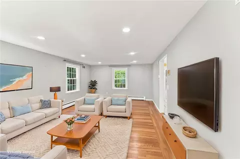 Living - 33 Old Oak Dr, Warwick, RI 02886 photo 2 of 9