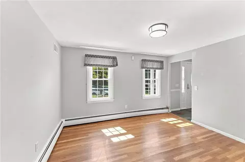 Living - 33 Old Oak Dr, Warwick, RI 02886 photo 6 of 9