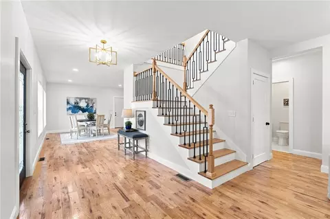 Entry Way - 515 Gaskill St, Woonsocket, RI 02895 photo 4 of 9