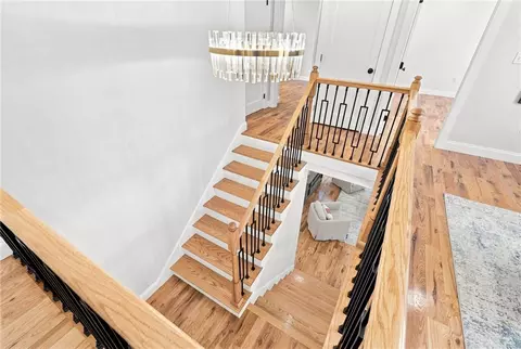 Entry Way - 515 Gaskill St, Woonsocket, RI 02895 photo 5 of 9