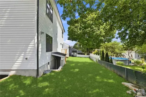 Exterior - 515 Gaskill St, Woonsocket, RI 02895 photo 4 of 4