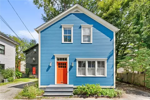 4 Theresa Ct, Providence, RI 02909