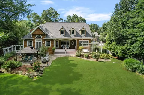 26 Thayer Ave, Narragansett, RI 02882