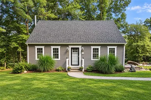118 Woodville Alton Rd, Hope Valley, RI 02832