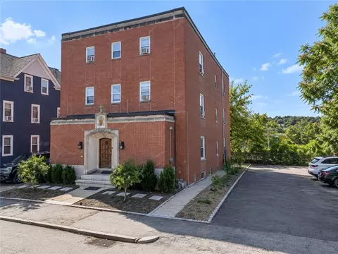 67 Ridge St, Providence, RI 02909