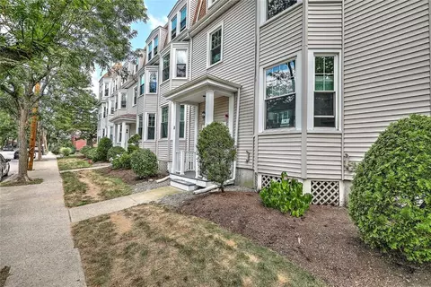 8 Slocum St #17, Providence, RI 02909