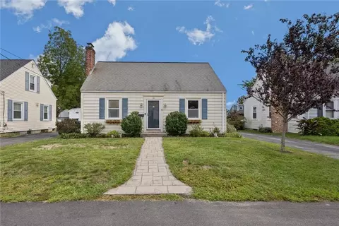 36 Becker Ave, Riverside, RI 02915