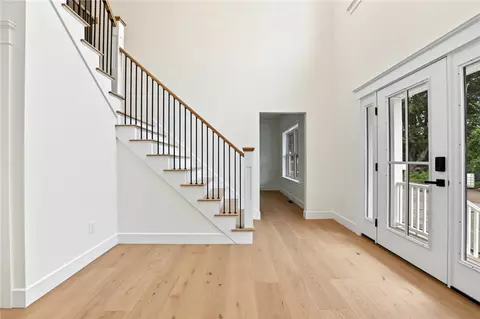 Entry Way - 26 Carpenter Ave, Barrington, RI 02806 photo 2 of 5