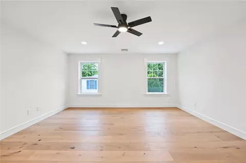 Bedroom - 26 Carpenter Ave, Barrington, RI 02806 photo 4 of 6