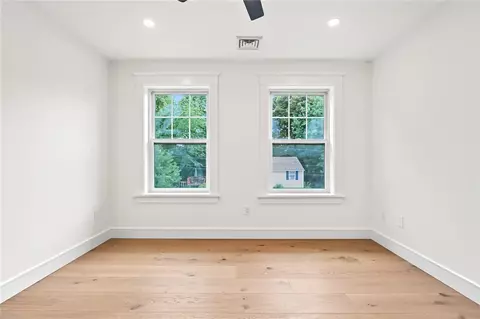 Bedroom - 26 Carpenter Ave, Barrington, RI 02806 photo 3 of 6