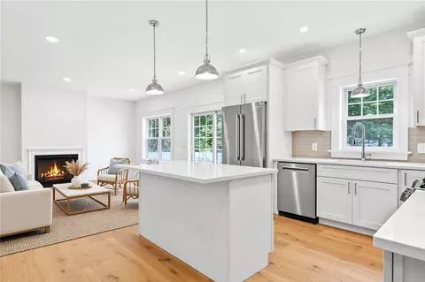 Kitchen - 26 Carpenter Ave, Barrington, RI 02806 photo 5 of 6