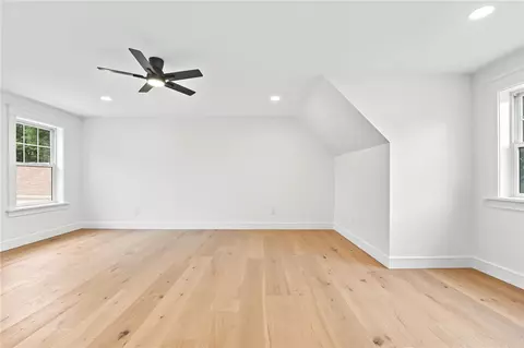 Bedroom - 26 Carpenter Ave, Barrington, RI 02806 photo 6 of 6