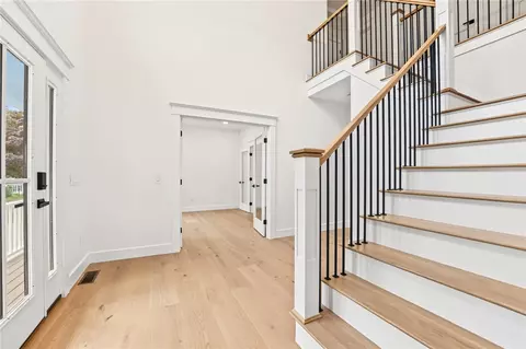 Entry Way - 26 Carpenter Ave, Barrington, RI 02806 photo 4 of 5