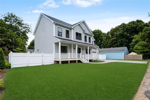 Exterior - 26 Carpenter Ave, Barrington, RI 02806 photo 4 of 4