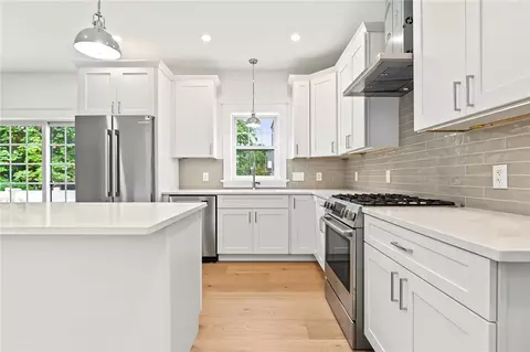 Kitchen - 26 Carpenter Ave, Barrington, RI 02806 photo 6 of 6