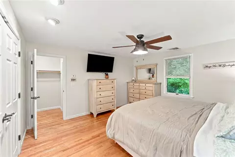 Bedroom - 100 Spring Water Dr, Woonsocket, RI 02895 photo 2 of 8