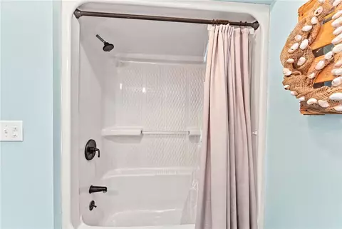 Bath - 100 Spring Water Dr, Woonsocket, RI 02895 photo 2 of 7