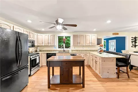 Kitchen - 100 Spring Water Dr, Woonsocket, RI 02895 photo 2 of 4