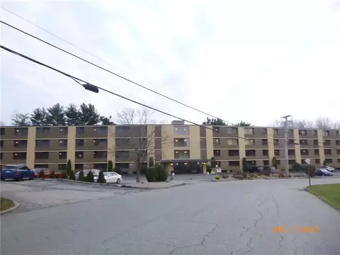 175 Hoffman Ave #307, Cranston, RI 02920
