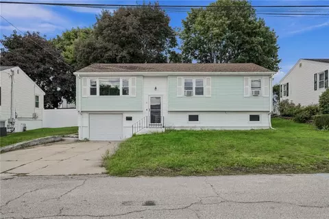 6 Flanders St, Johnston, RI 02919